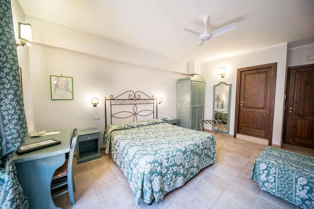 Hotel Il Tiglio (Adults Only) กัสเตลดิซังโกร ภายนอก รูปภาพ