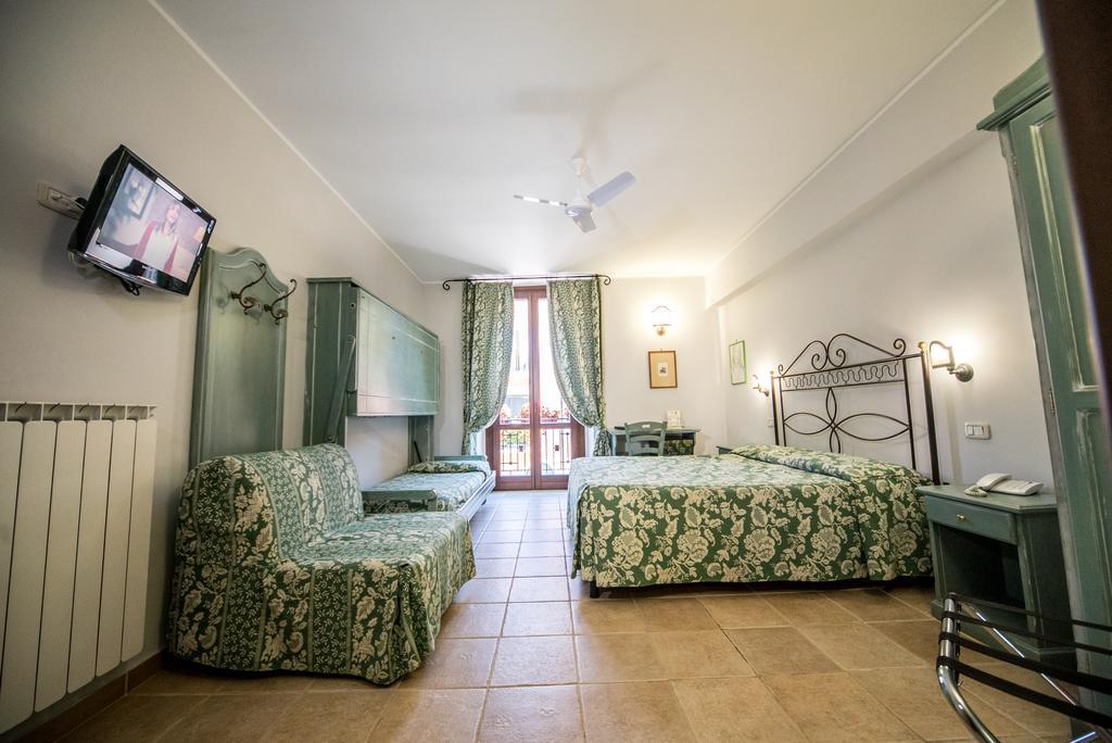 Hotel Il Tiglio (Adults Only) กัสเตลดิซังโกร ภายนอก รูปภาพ